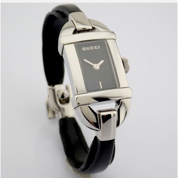 Gucci black  Leather Bangle Watch - women - Picture 3 of 5